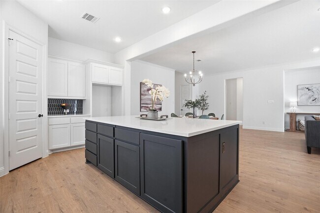 Building Photo - 513 Fieldstone Ln