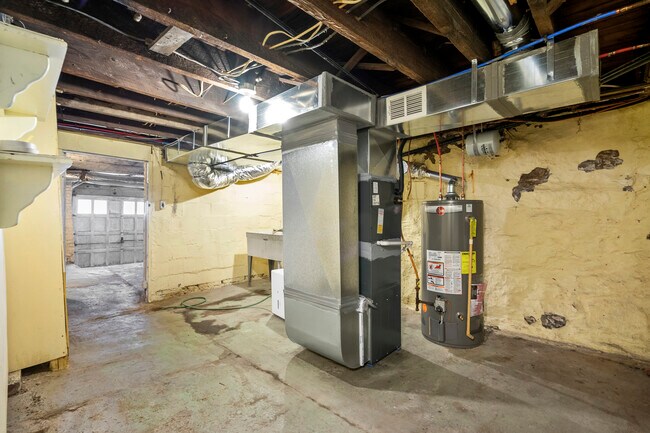 Building Photo - 2721 Berg St