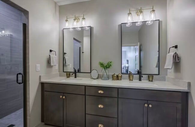 Building Photo - Fully Furnished Modern 3BR Retreat | Penthouse + Skyline Views