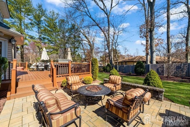 Building Photo - 4 Rebel Run Dr