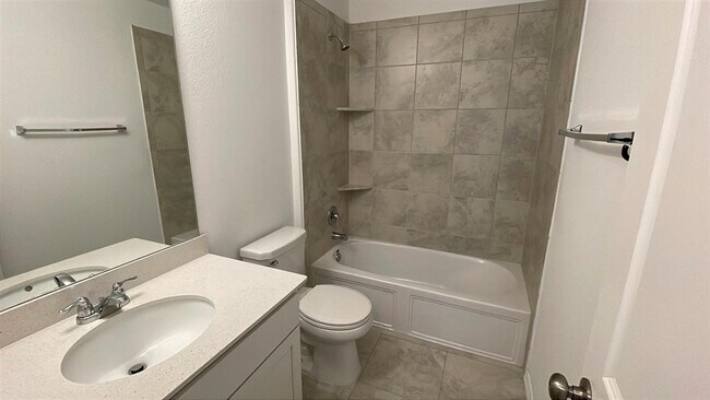 Building Photo - 204 Bronco Billy Dr