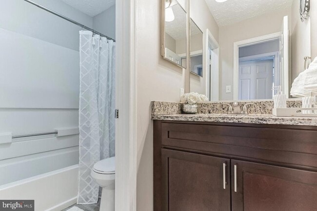 Building Photo - 6103 Red Squirrel Pl