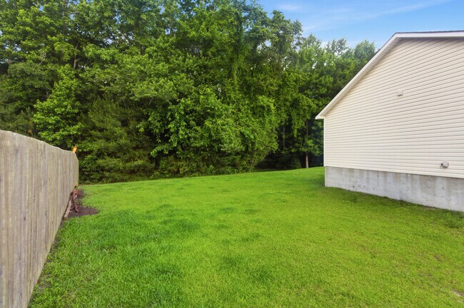 Building Photo - 211 N Windy Ridge Rd