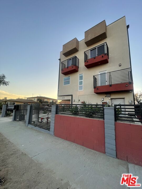 Building Photo - 6633 Troost Ave