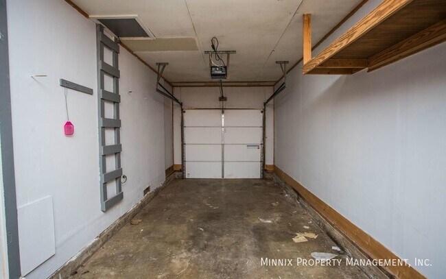 Building Photo - 1320 60th St