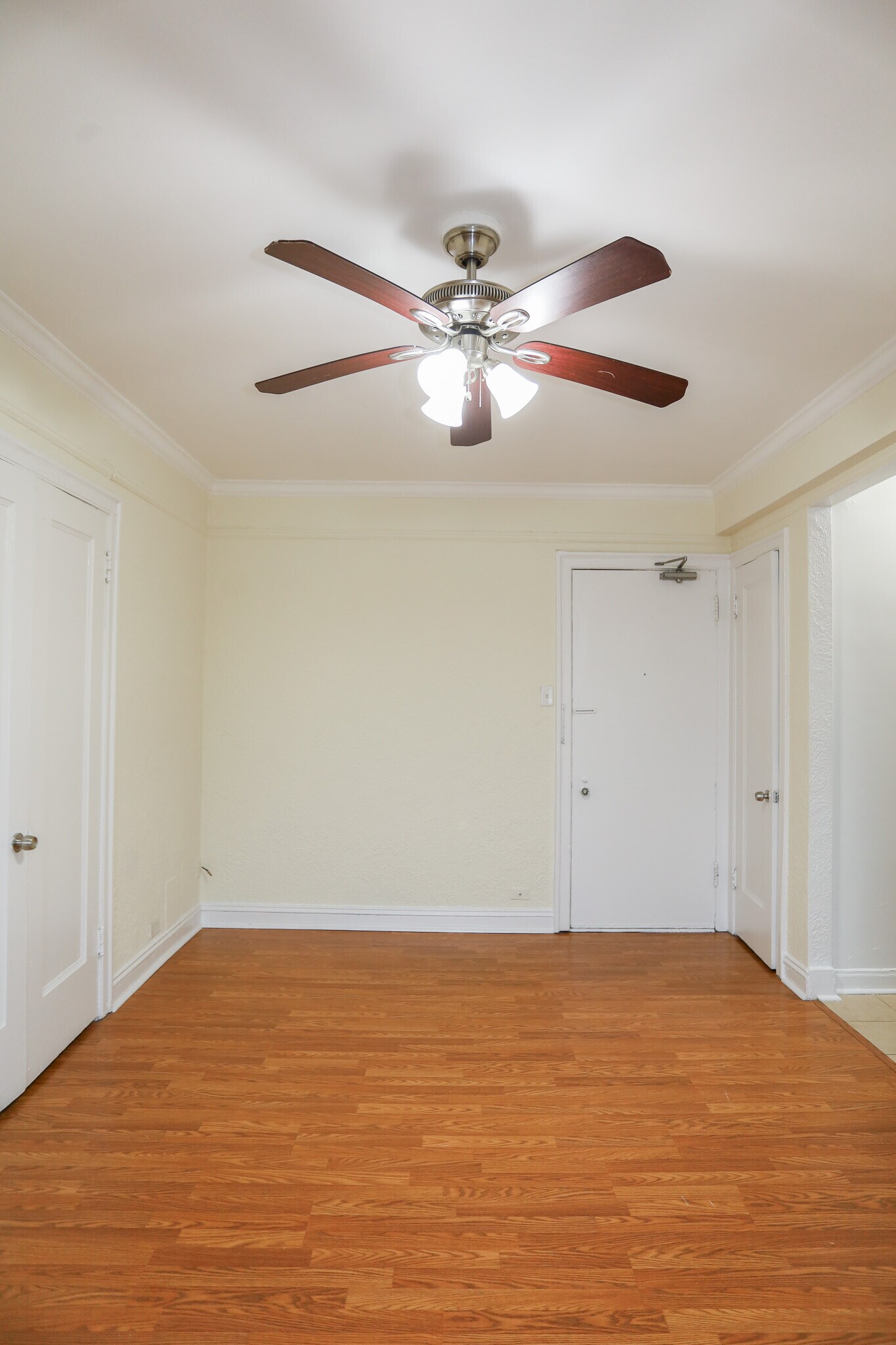 Building Photo - 6233 N Winthrop Ave