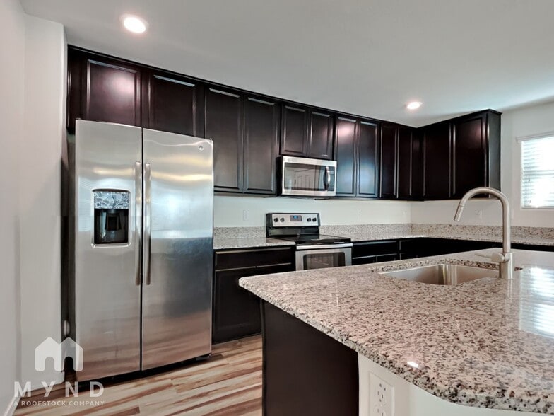 Building Photo - 11678 N 166th Dr