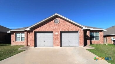 Building Photo - 4102 Janelle Dr