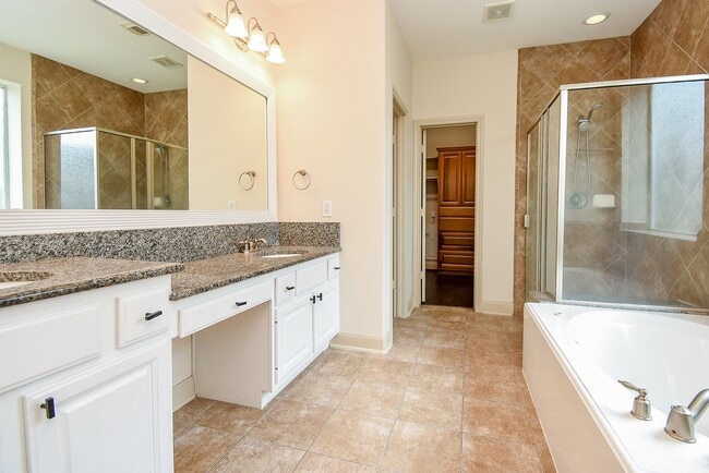 Building Photo - 28514 Hayden Park Dr