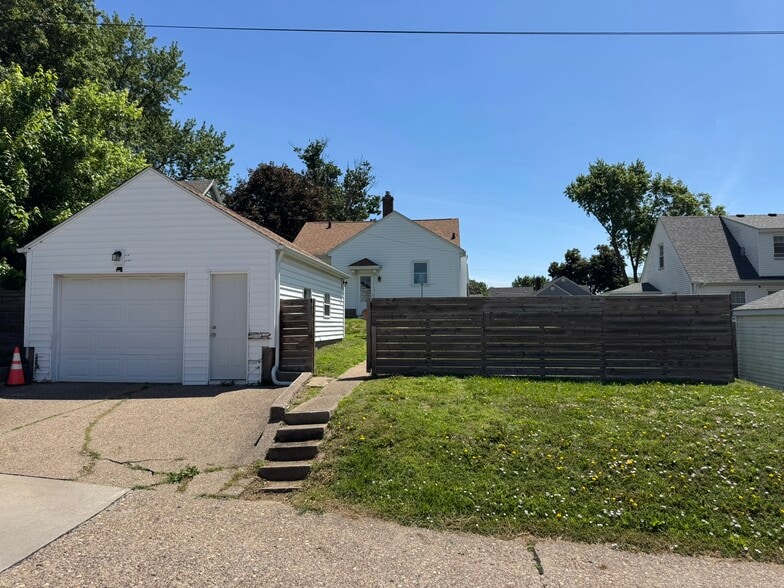 Building Photo - 2608 Wilkes Ave