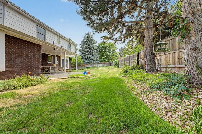 Building Photo - "Spacious 4-Bedroom Oasis with 4 Full Baths in Prime Englewood Location – 3306 Sq. Ft. of Comfort...