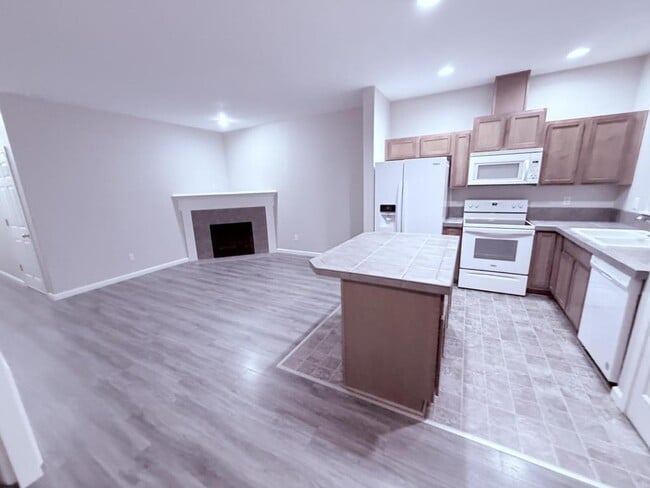 Building Photo - 13102 NE 26th St