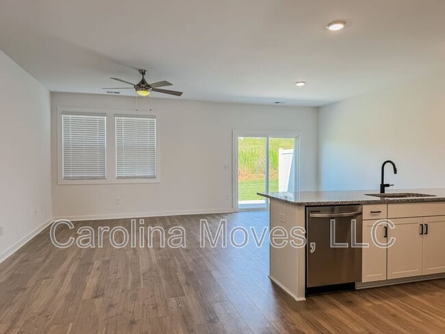 Building Photo - 1431 Darrowby Way