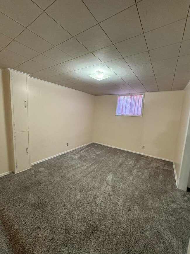 Building Photo - Cute, Comfy & Convenient — 4-Bedroom Ogden...