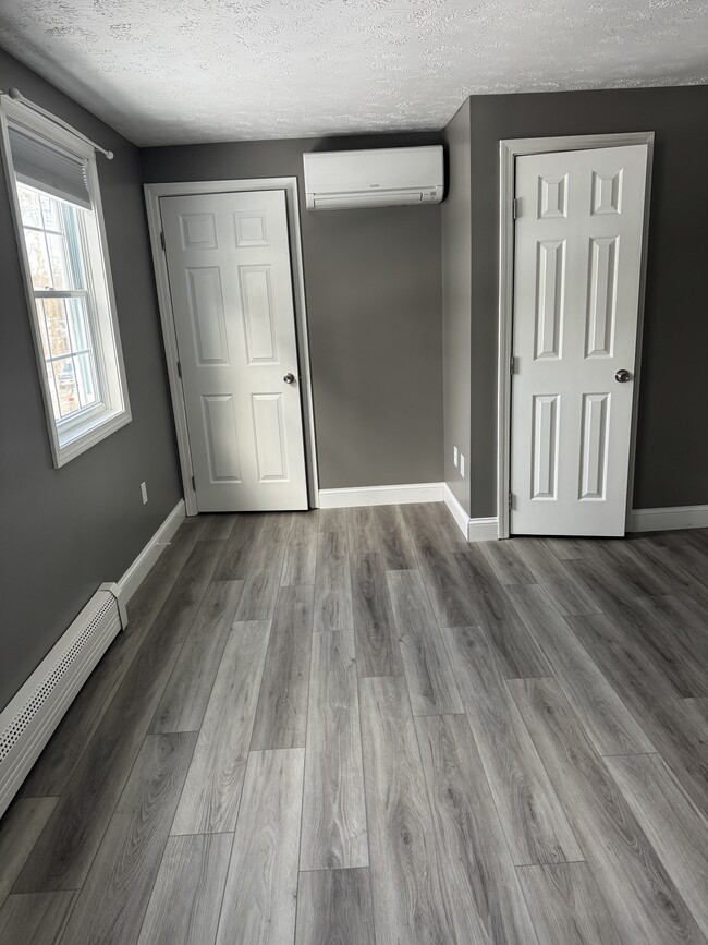 Building Photo - 94 Lewiston Rd