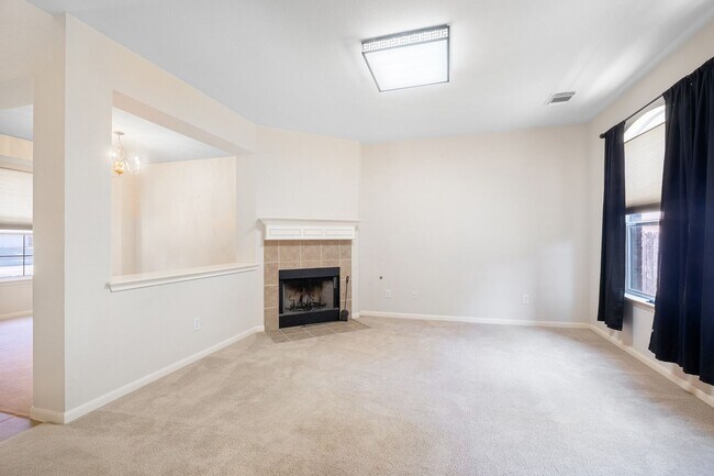 Building Photo - 1726 Rosenborough Ln S