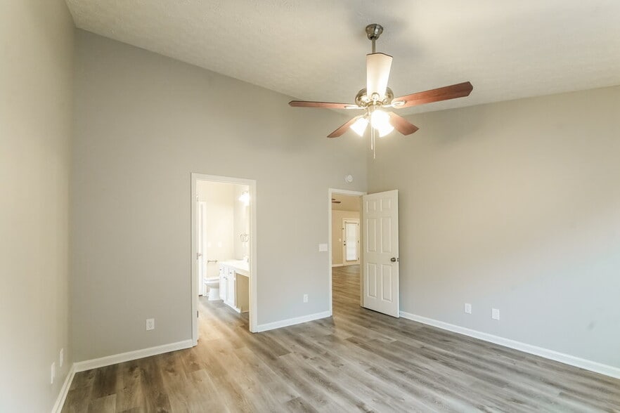Building Photo - 228 Red Maple Way