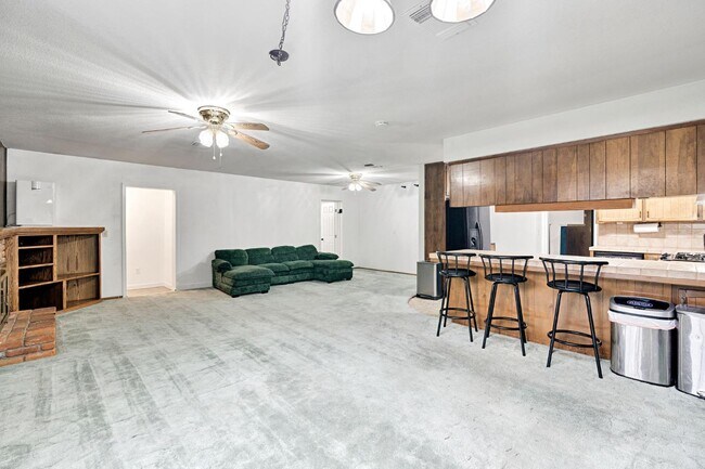 Building Photo - 2352 Cabrillo Way