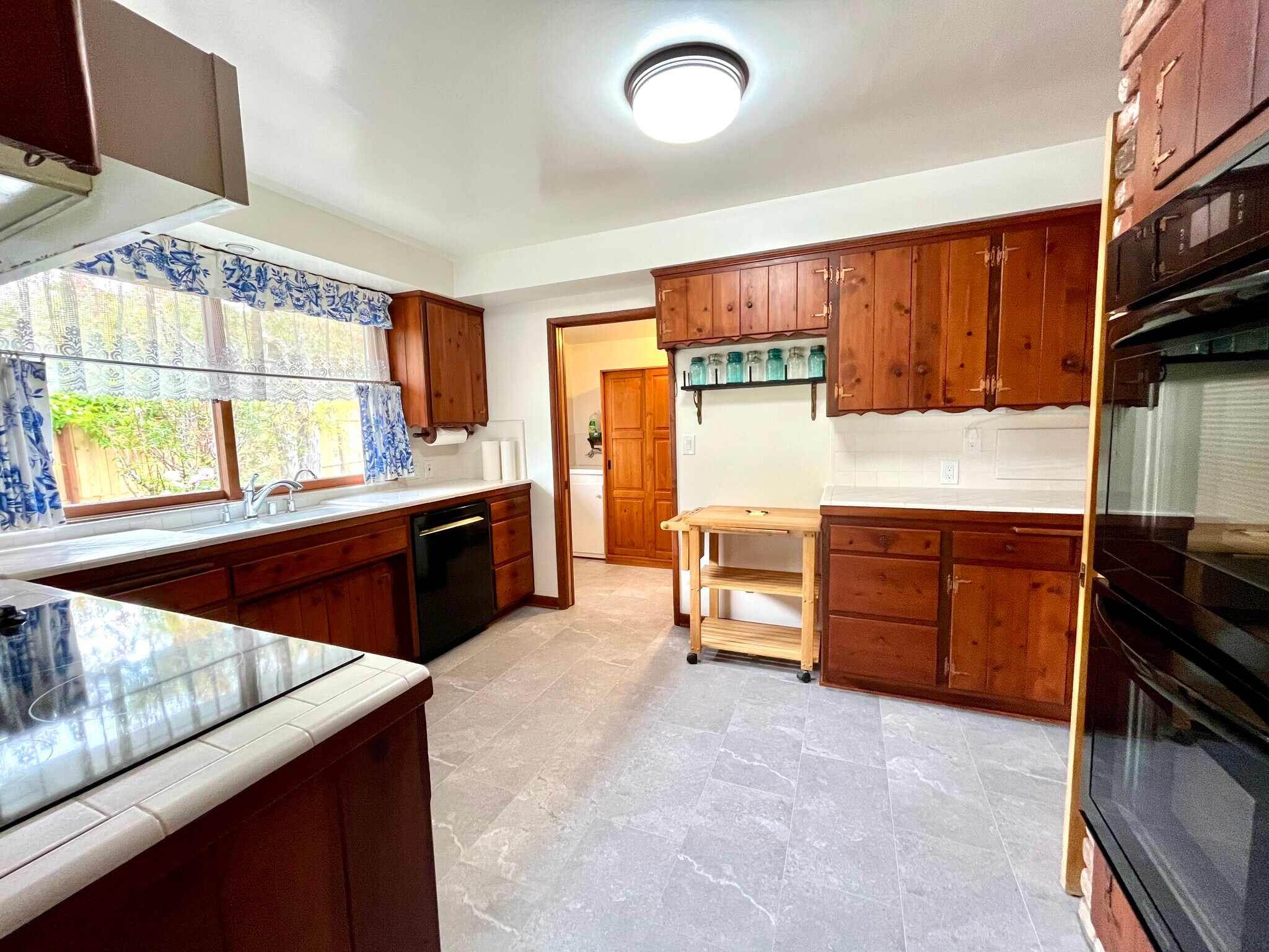 Building Photo - 2548 Via Carrillo