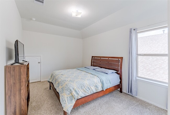 Building Photo - 8327 Threadfin Wy