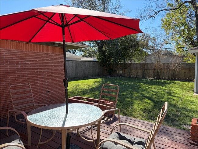 Building Photo - 5019 Poinciana Dr