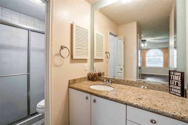 Building Photo - 11817 Southlake Dr