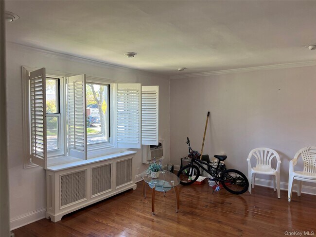 Building Photo - 1084 Fenwood Dr