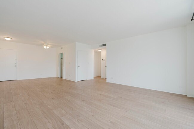 Building Photo - 2800 N Flagler Dr