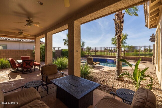 Building Photo - 4176 E Clubview Dr