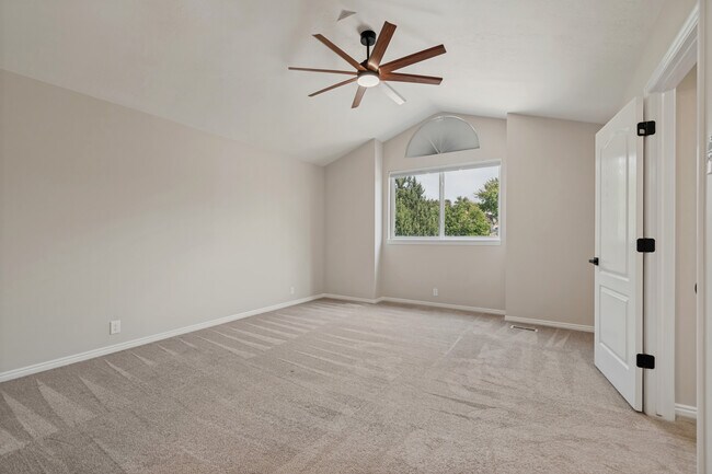 Building Photo - 11390 Mariposa Way