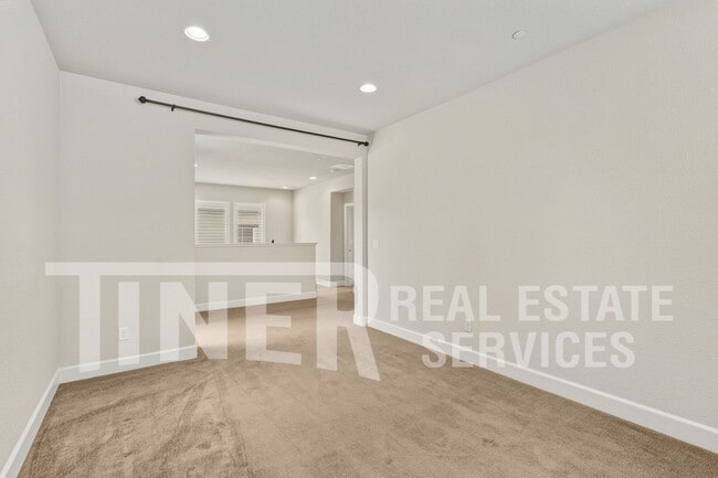 Building Photo - 7542 Pesaro Dr