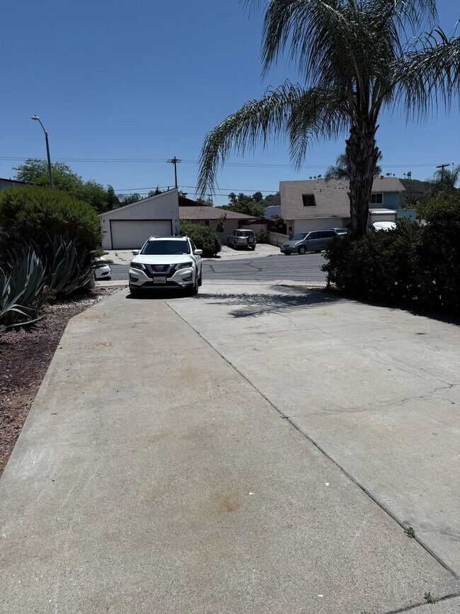 Building Photo - MOVE-IN SPECIAL FOR JULY - 3 Br 2 ba with ...
