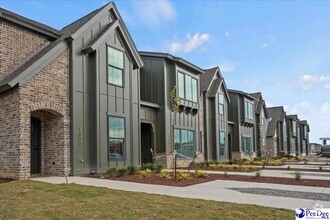 Building Photo - 1318 Twelve Oaks Ln