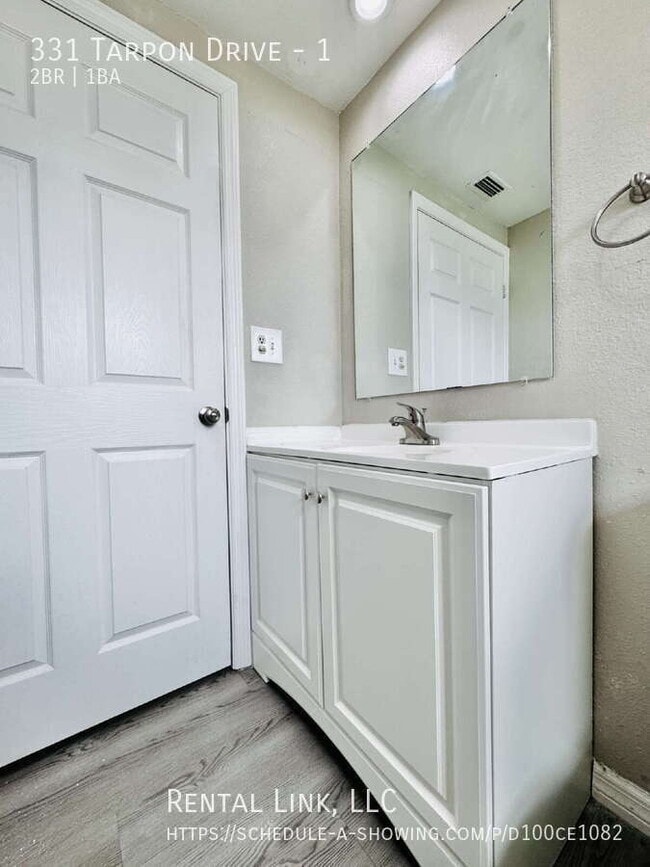 Building Photo - 331 Tarpon Dr