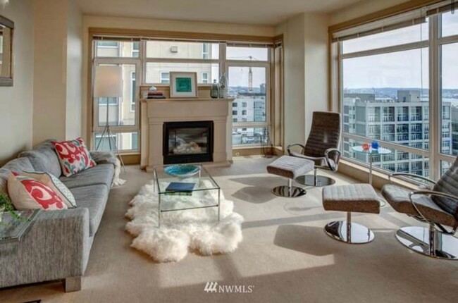 Building Photo - Luxury Living with Unmatched Views of Puge...