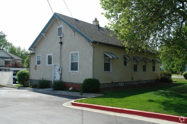 Building Photo - Garden Grove Apartments