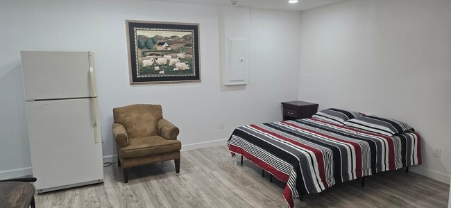 Building Photo - 551 Albatross Dr