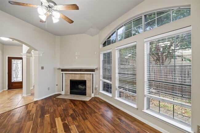 Building Photo - 9762 Wheaton Edge Ln