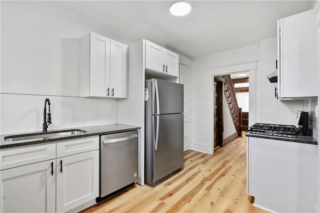 Building Photo - Private Home in Fox Hills