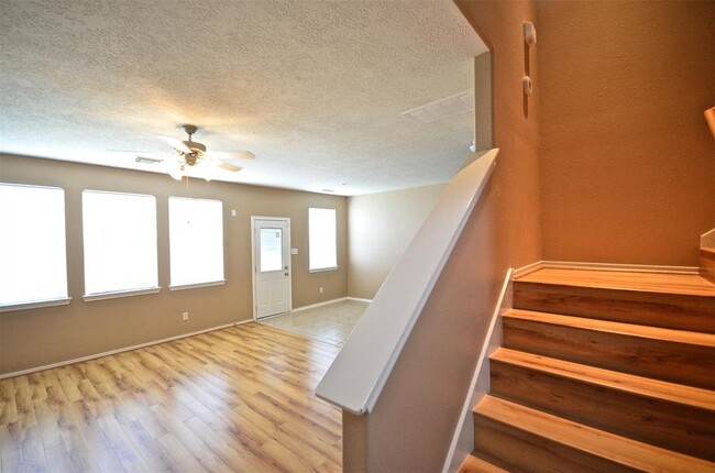 Building Photo - 5614 Redgrove Ln