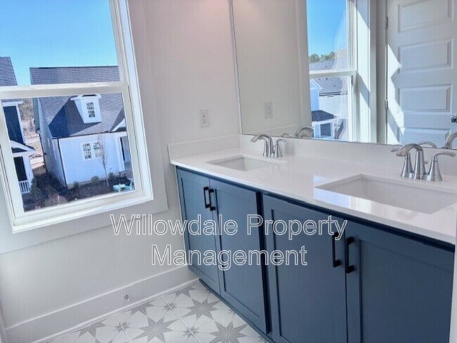 Building Photo - 565 Folk Song Wy