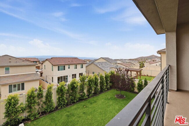 Building Photo - 18114 Outlook Wy