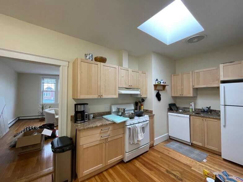 Building Photo - 206 Massachusetts Ave