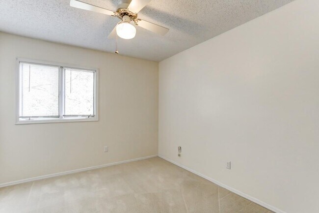Building Photo - 1830 Ashborough Ct
