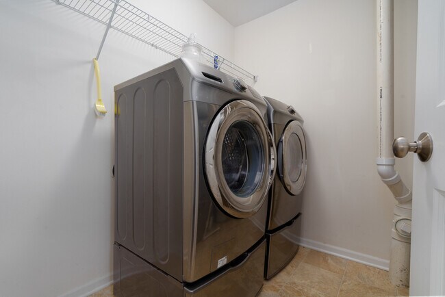 Building Photo - 16164 W Coneflower Dr