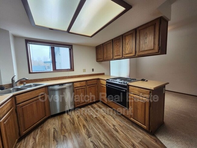 Building Photo - 1932 Beaver Pl