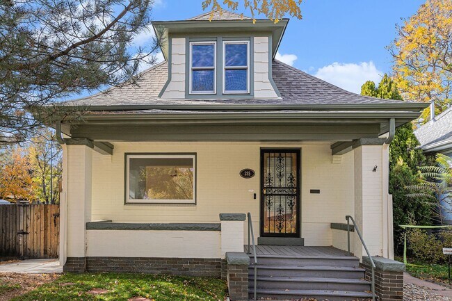 Building Photo - Beautifully Remodeled Home in Cherry Creek