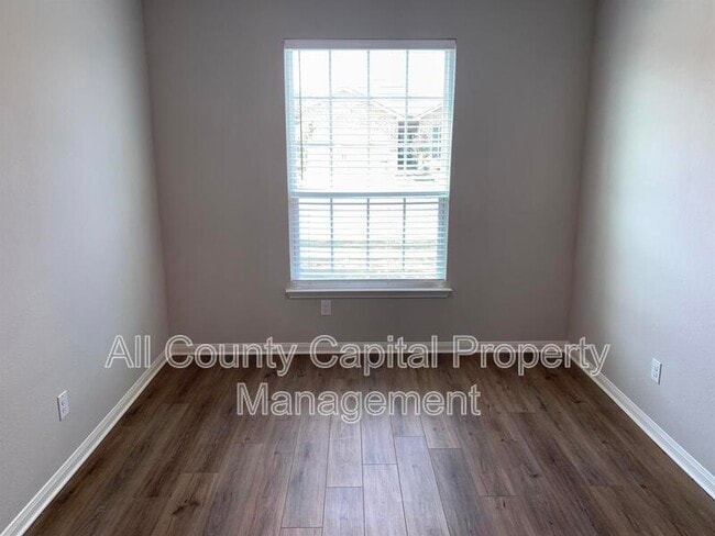 Building Photo - 112 Declaration Ln