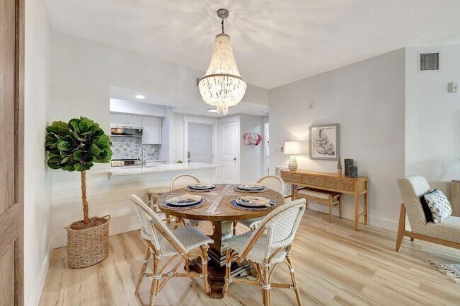 Building Photo - 875 NW Flagler Ave