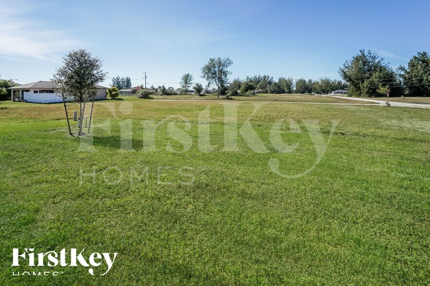 Building Photo - 1110 NW 24th Pl